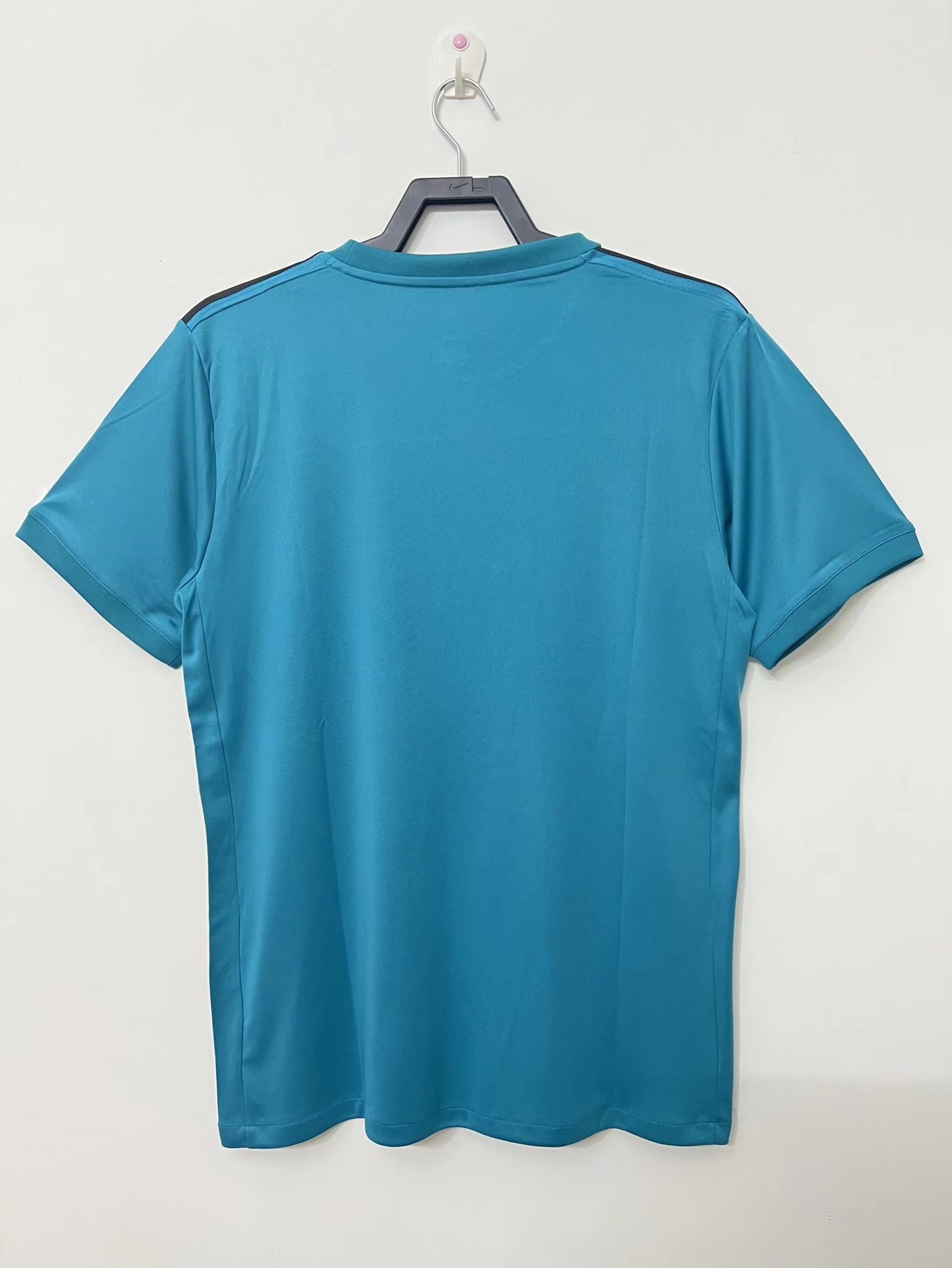 Real Madrid 2017-2018 Kit