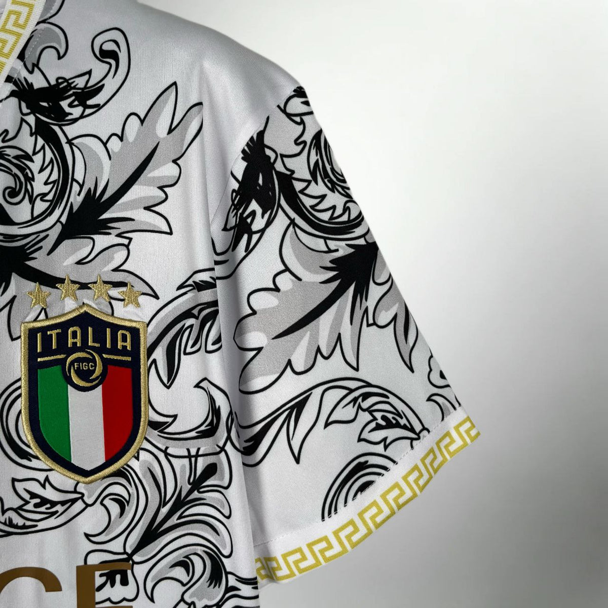 Italy "Versace" White Limited edition kit
