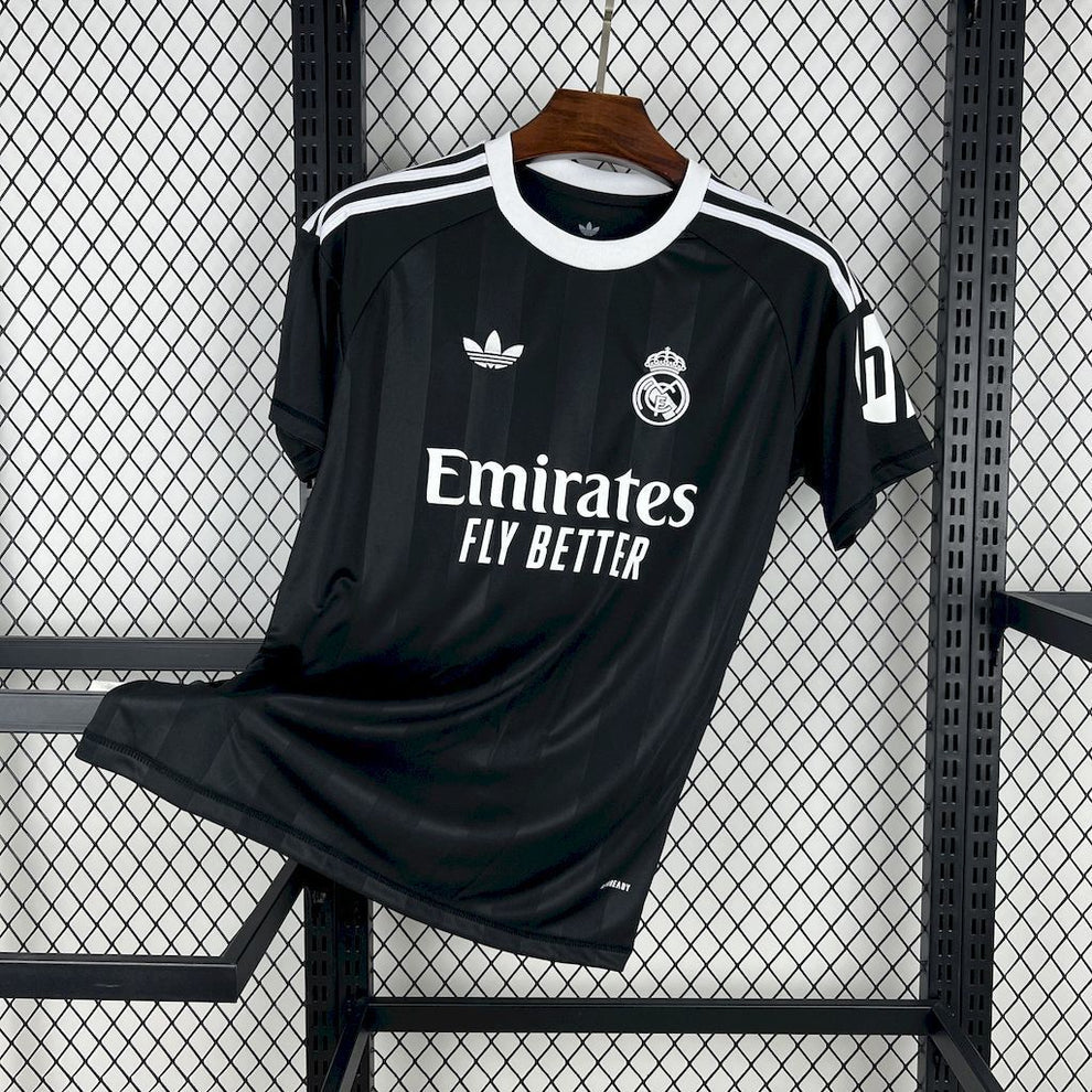 Real Madrid 25/26 Black Special Edition Kit